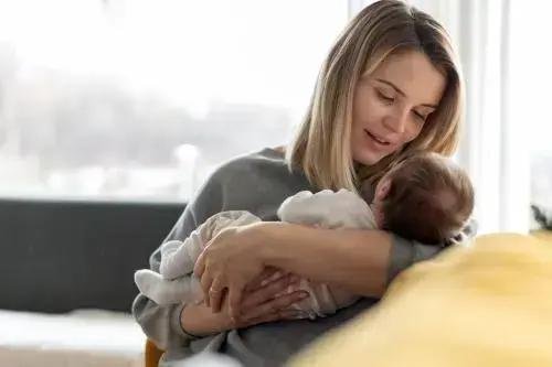 Como a amamentação impacta a saúde mental das mães