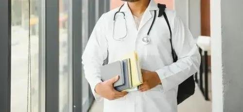 MEC suspende edital para novos cursos de Medicina por 120 dias